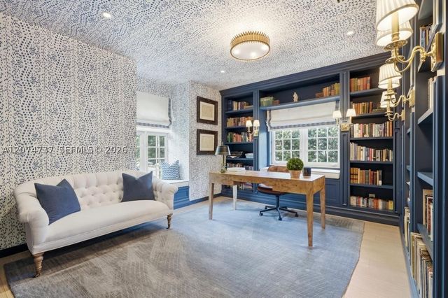 2532 NW Lake Ave, Miami Beach, FL 33140