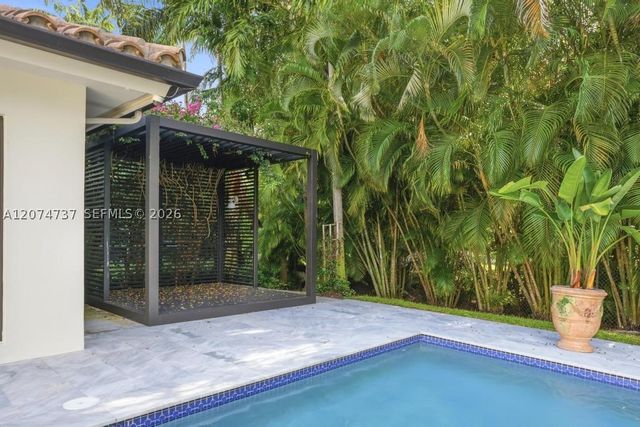 2532 NW Lake Ave, Miami Beach, FL 33140