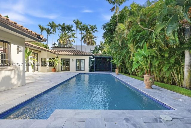 2532 NW Lake Ave, Miami Beach, FL 33140