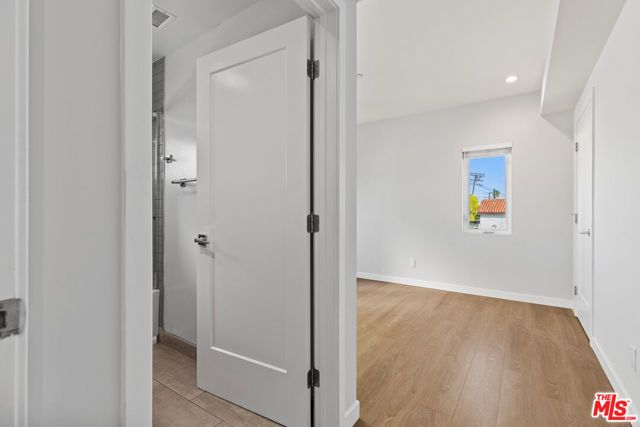 4935 W 20th Street, Los Angeles, CA 90016