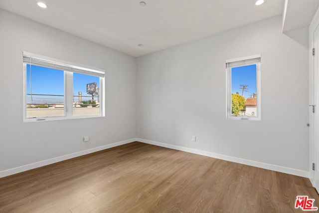 4935 W 20th Street, Los Angeles, CA 90016