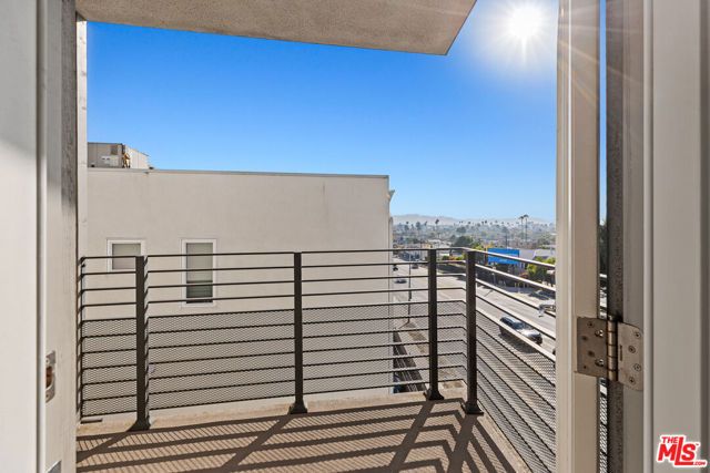 4935 W 20th Street, Los Angeles, CA 90016