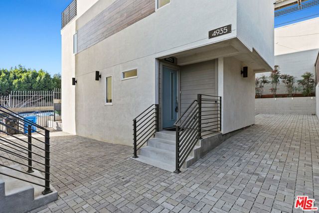 4935 W 20th Street, Los Angeles, CA 90016