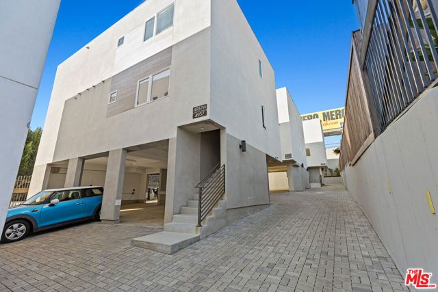 4935 W 20th Street, Los Angeles, CA 90016