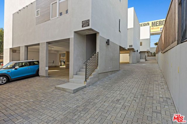 4935 W 20th Street, Los Angeles, CA 90016