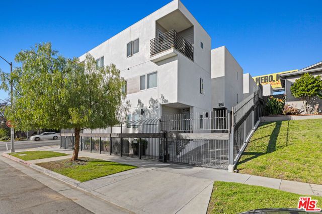 4935 W 20th Street, Los Angeles, CA 90016