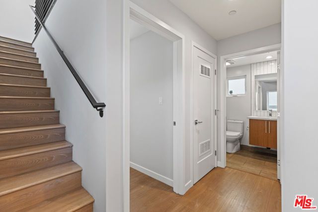 4935 W 20th Street, Los Angeles, CA 90016