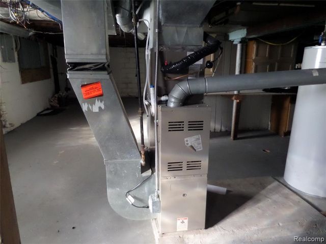 384 N Perry Street, Pontiac, MI 48342