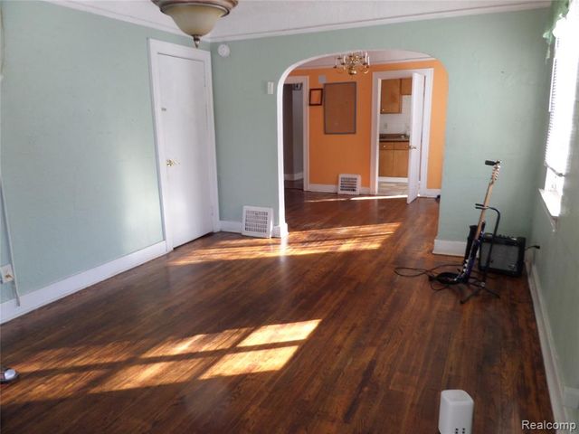 384 N Perry Street, Pontiac, MI 48342