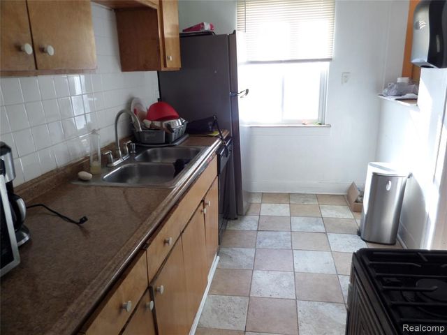 384 N Perry Street, Pontiac, MI 48342