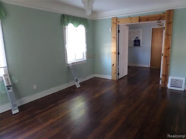 384 N Perry Street, Pontiac, MI 48342