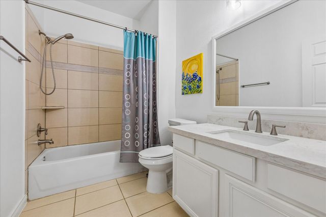 9044 Lakes At 610 Drive, Houston, TX 77054