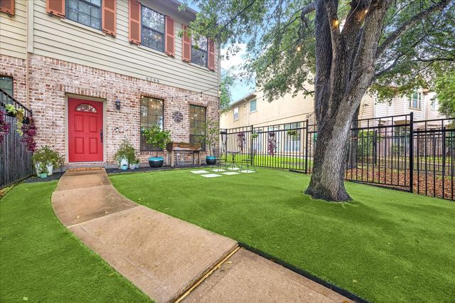 9044 Lakes At 610 Drive, Houston, TX 77054
