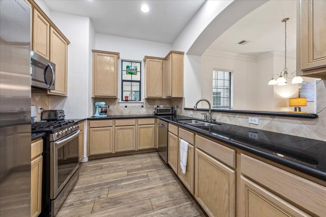9044 Lakes At 610 Drive, Houston, TX 77054