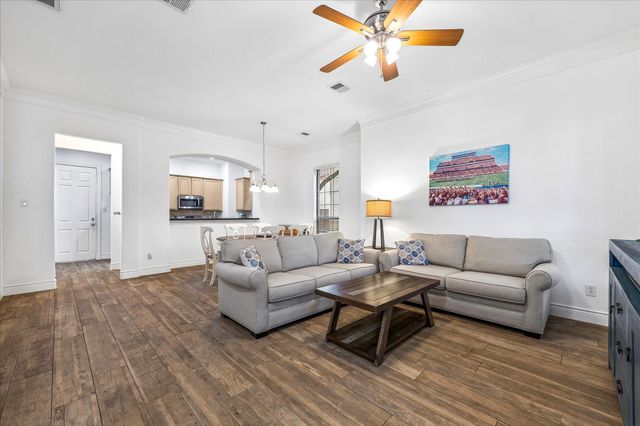 9044 Lakes At 610 Drive, Houston, TX 77054