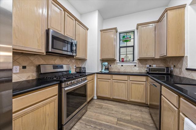 9044 Lakes At 610 Drive, Houston, TX 77054