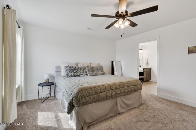 348 E Greystone Square, Webb City, MO 64870