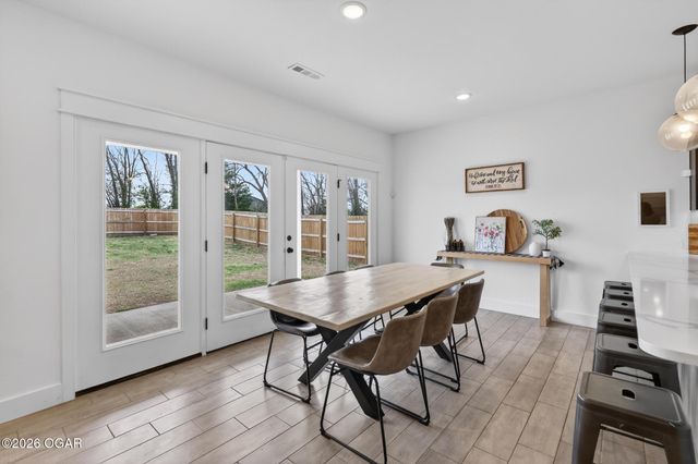 348 E Greystone Square, Webb City, MO 64870