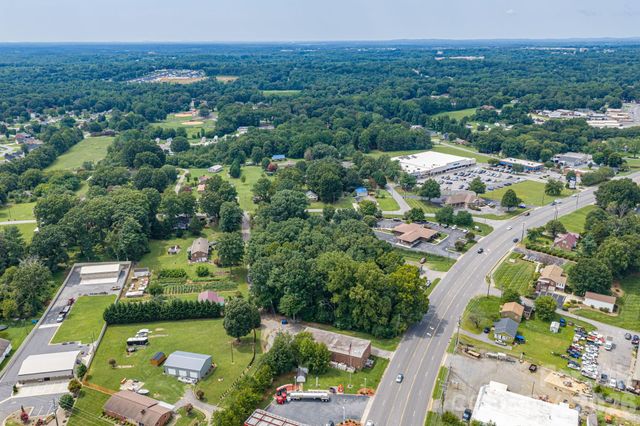00 Springs Road NE, Hickory, NC 28601