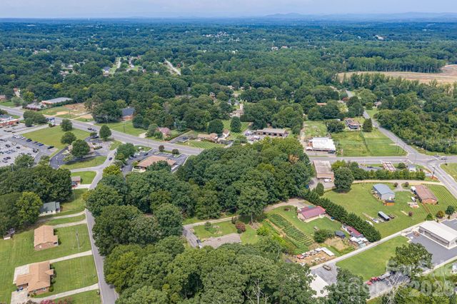 00 Springs Road NE, Hickory, NC 28601