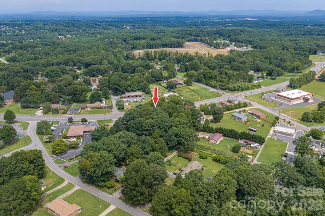 00 Springs Road NE, Hickory, NC 28601