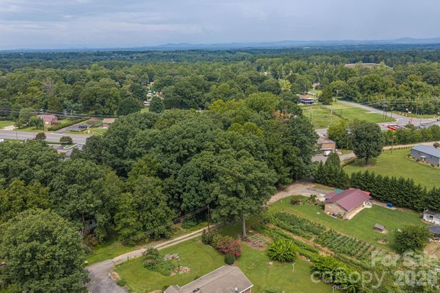 00 Springs Road NE, Hickory, NC 28601