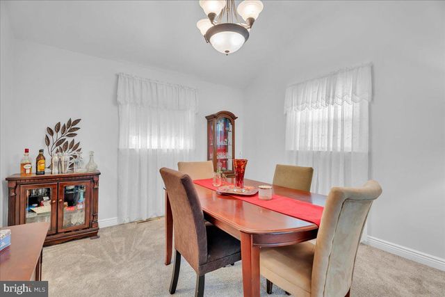 114 WEATHER VANE DR, Cherry Hill, NJ 08002