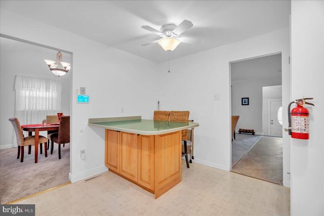 114 WEATHER VANE DR, Cherry Hill, NJ 08002