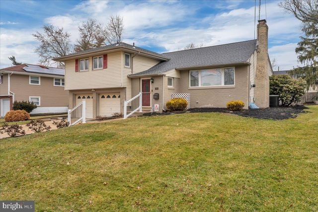 114 WEATHER VANE DR, Cherry Hill, NJ 08002