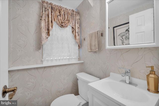 114 WEATHER VANE DR, Cherry Hill, NJ 08002