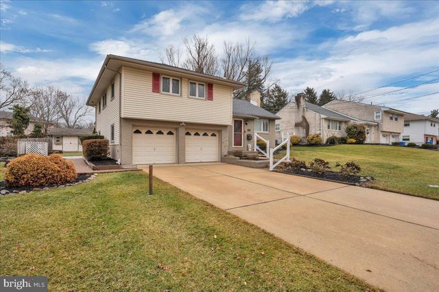 114 WEATHER VANE DR, Cherry Hill, NJ 08002