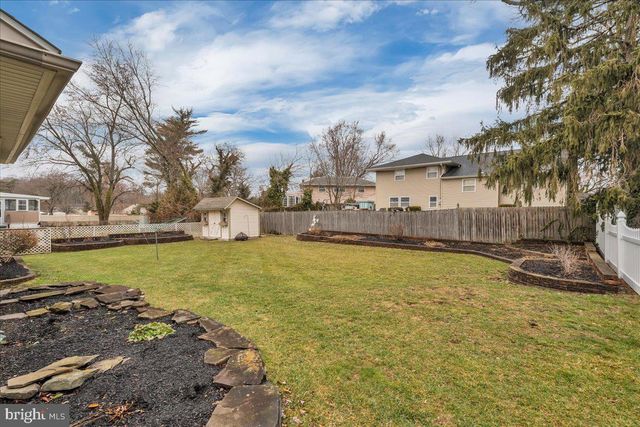 114 WEATHER VANE DR, Cherry Hill, NJ 08002