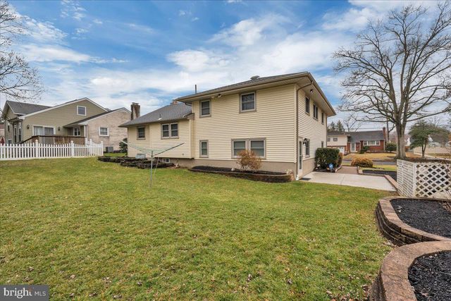 114 WEATHER VANE DR, Cherry Hill, NJ 08002