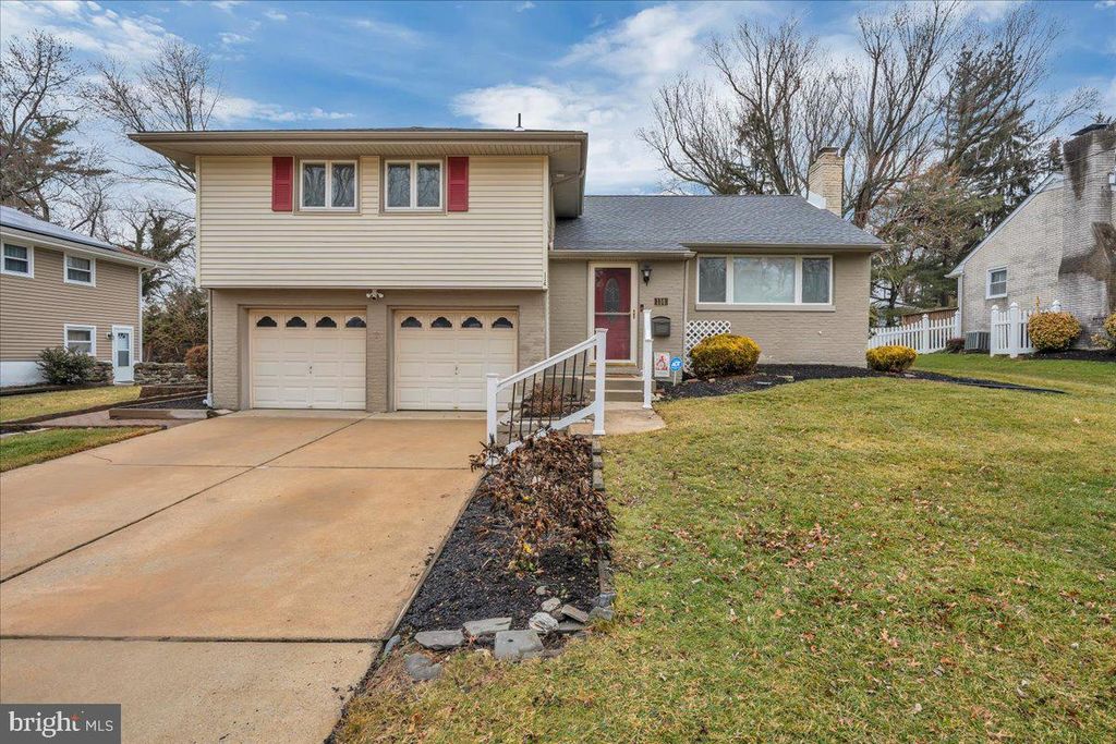 114 WEATHER VANE DR, Cherry Hill, NJ 08002