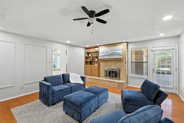 901 Spring Oak Court, Euless, TX 76039