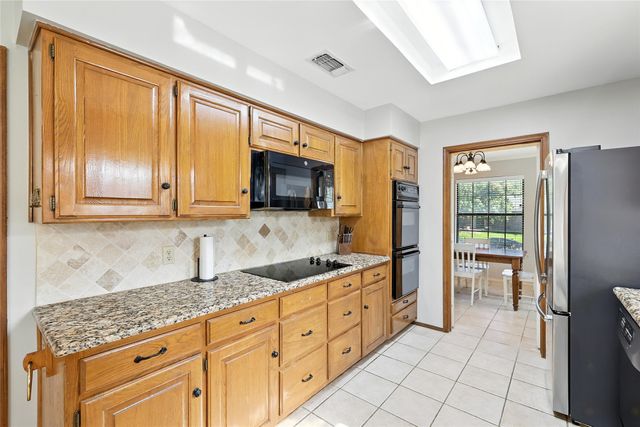 901 Spring Oak Court, Euless, TX 76039