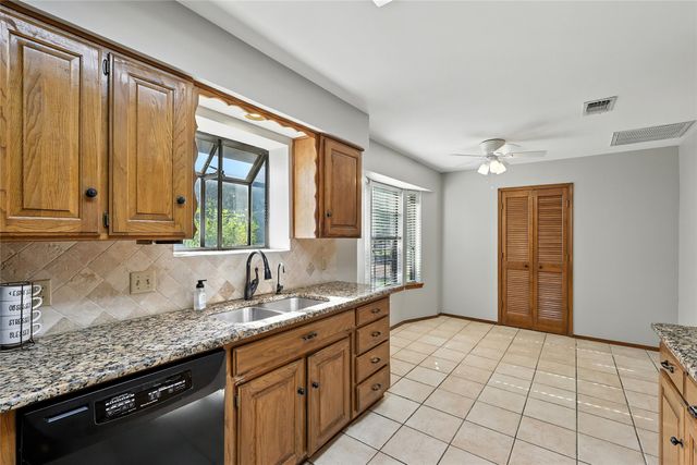 901 Spring Oak Court, Euless, TX 76039
