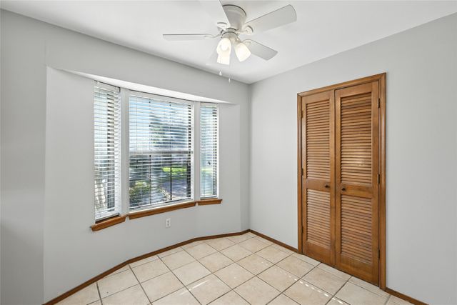 901 Spring Oak Court, Euless, TX 76039