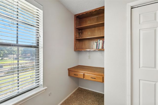901 Spring Oak Court, Euless, TX 76039