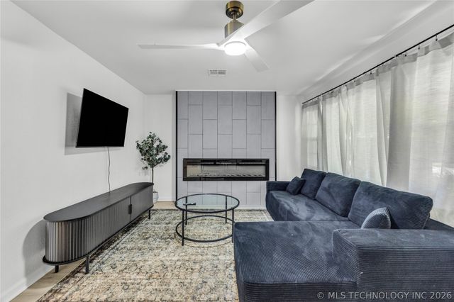 4828 S Madison Avenue, Tulsa, OK 74105