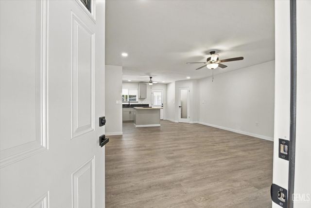 521 Oak Fair Way, Bakersfield, CA 93309