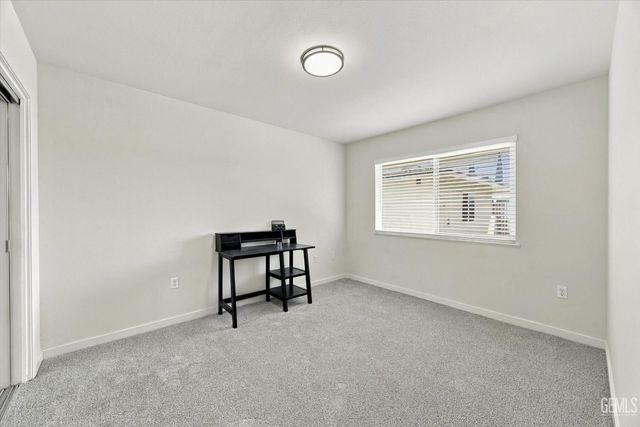 521 Oak Fair Way, Bakersfield, CA 93309
