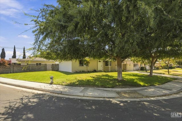 521 Oak Fair Way, Bakersfield, CA 93309