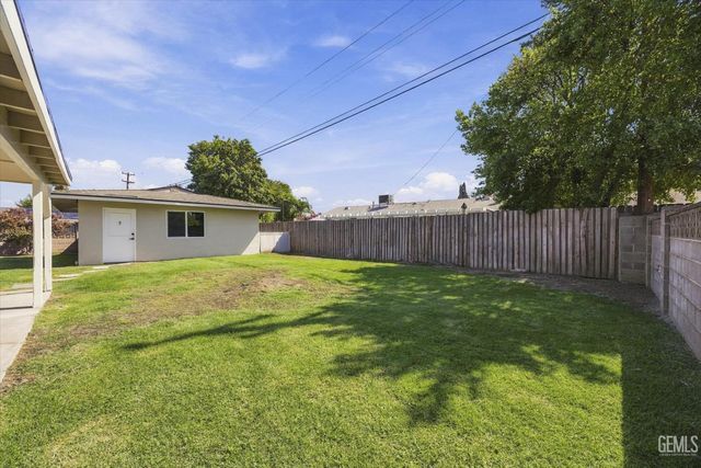 521 Oak Fair Way, Bakersfield, CA 93309
