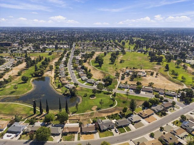 521 Oak Fair Way, Bakersfield, CA 93309