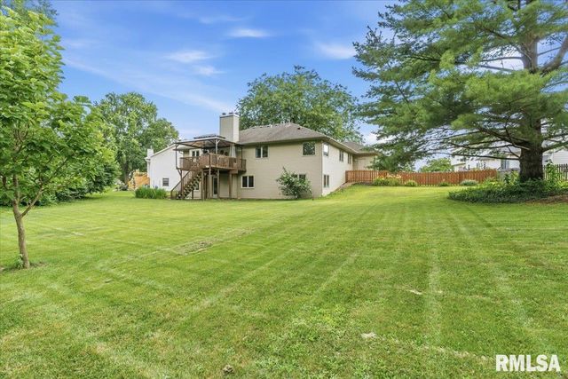 2601 Meadow Pointe Drive, Springfield, IL 62702