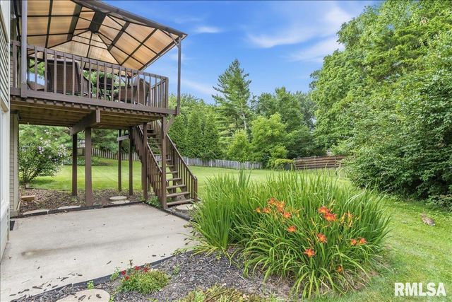 2601 Meadow Pointe Drive, Springfield, IL 62702