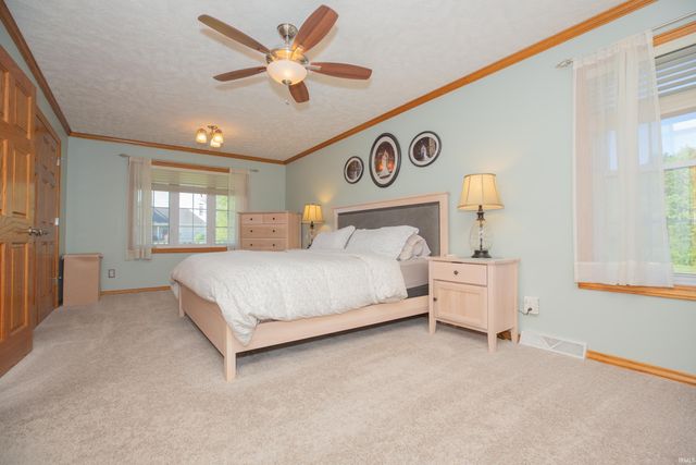 8910 Ridge View Lane, Mount Vernon, IN 47620