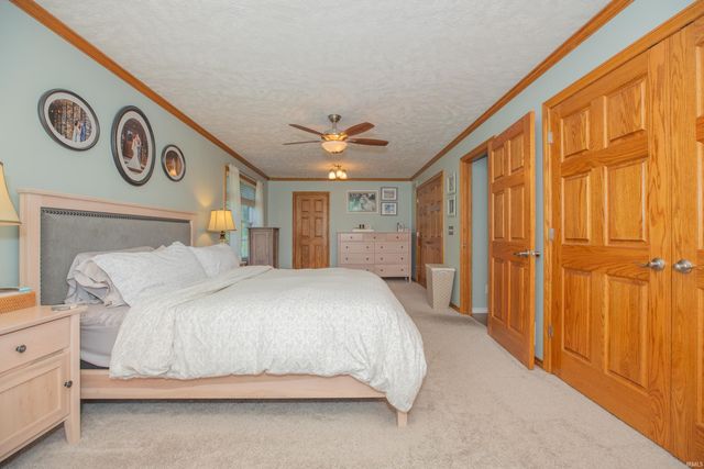 8910 Ridge View Lane, Mount Vernon, IN 47620