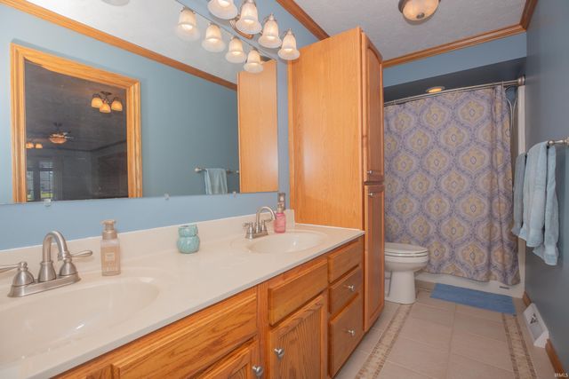 8910 Ridge View Lane, Mount Vernon, IN 47620